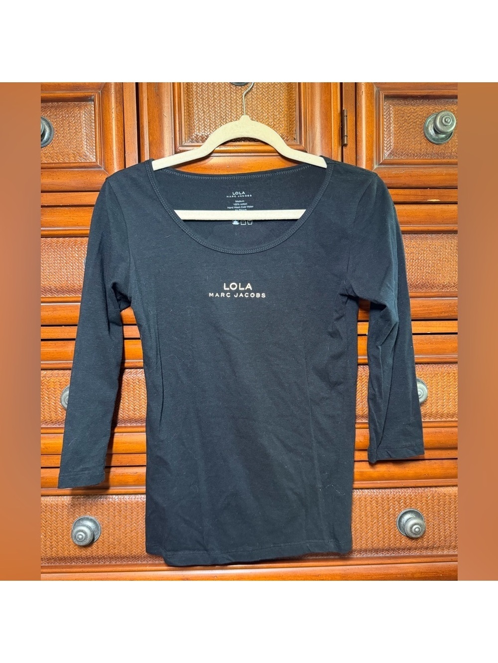 Lola Marc Jacobs Black Women's long sleeve perfume logo Top